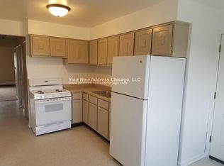 9964 Holly Ln APT 2S, Des Plaines, IL 60016
