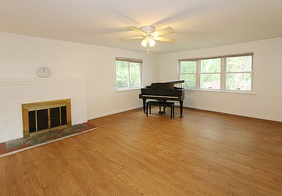 3rd image of 190 Wavecrest Dr