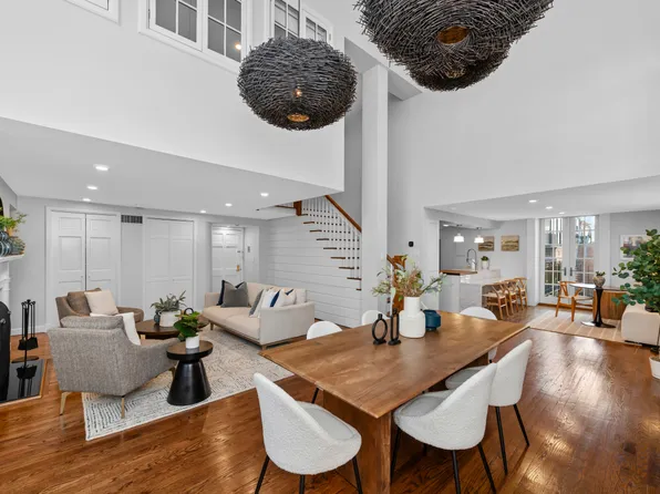 65 Anderson St APT 2C, Boston, MA 02114