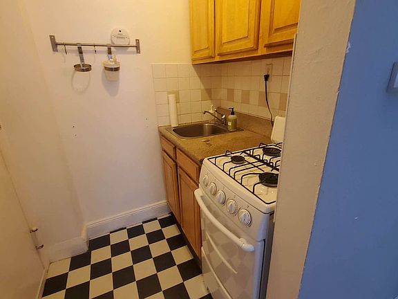 5th image of 346 W 84th St APT 3F
