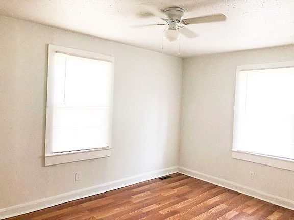 4th image of 102 Sycamore St