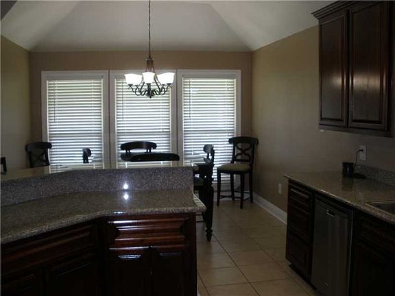 3rd image of 107 Tammy Dr