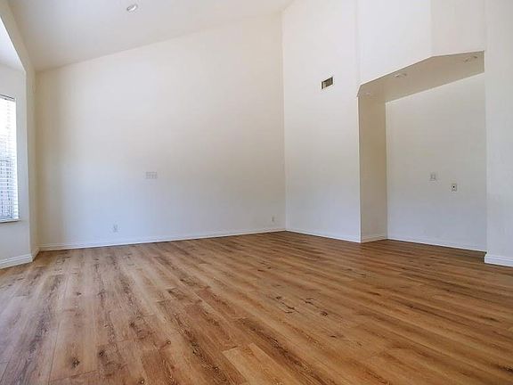 3rd image of 417 S Alta Vista Ave #B