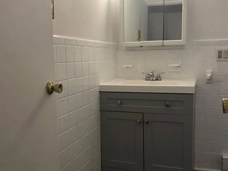 24 Jefferson Ave — Photo 6