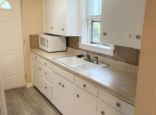 10 W 10th St APT 12, Eudora, KS 66025