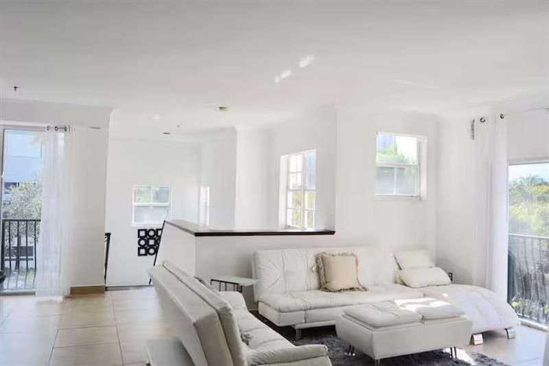 1st image of 3205 NE 184th St APT 9302