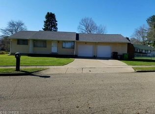 2704 Delaware Cir, Dover, OH 44622