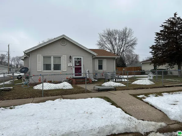 1633 Goldie Ave, Sioux City, IA 51109