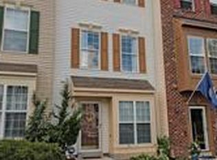2436 Old Farmhouse Ct, Herndon, VA 20171