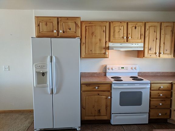 2nd image of 386 Cole Ave