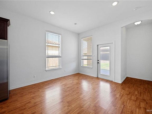 5th image of 3207 Omega St