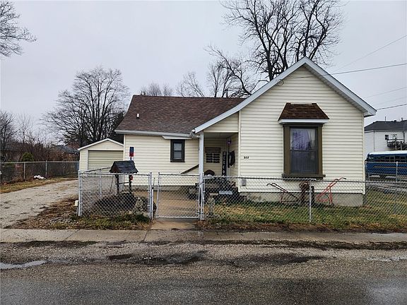 2nd image of 406 Stone St