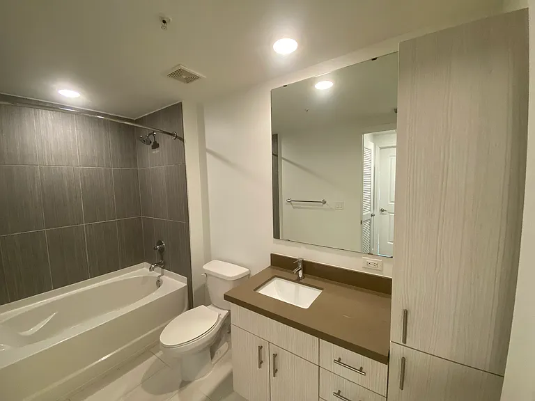 15940 NE 19th Pl #B — Photo 13