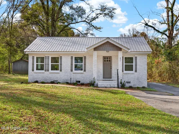 211 Depot St, Lucedale, MS 39452