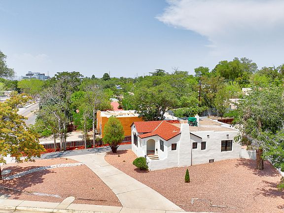 3rd image of 3301 Monte Vista Blvd NE