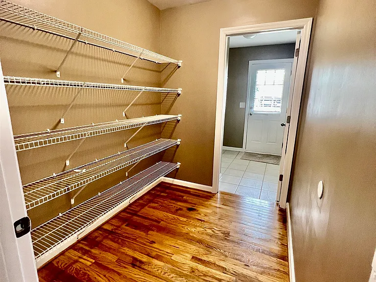 1010 Jacob Dr — Photo 8