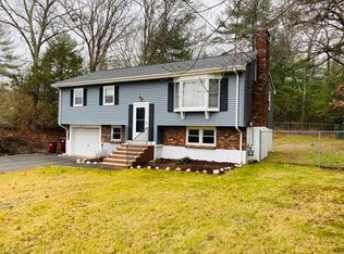 676 Plymouth St, Middleboro, MA 02346