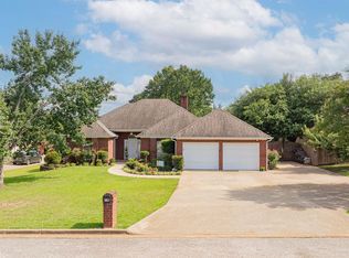 514 E Ridgecrest Dr, White Oak, TX 75693
