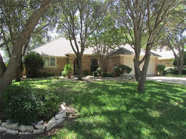 1st image of 694 Wisteria Dr
