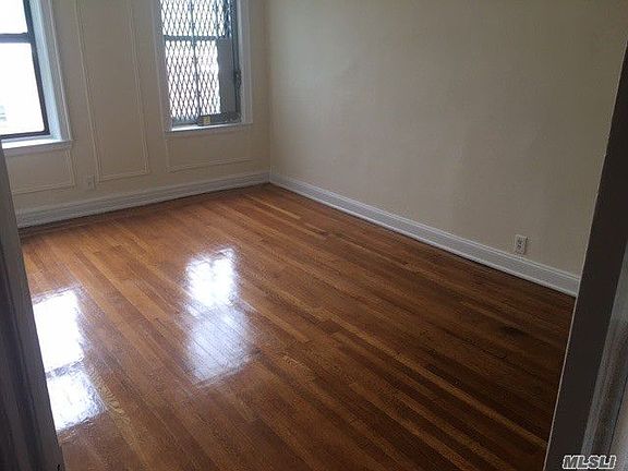 3rd image of 11951 Metropolitan Ave APT 4F