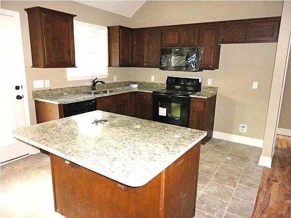 2nd image of 389 Southern Dr