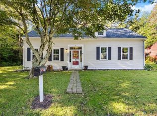 18 Gilman Rd, Bozrah, CT 06334