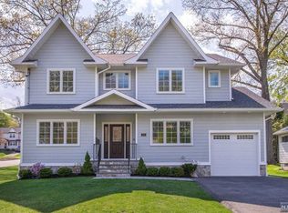 118 Forest Rd, Glen Rock, NJ 07452