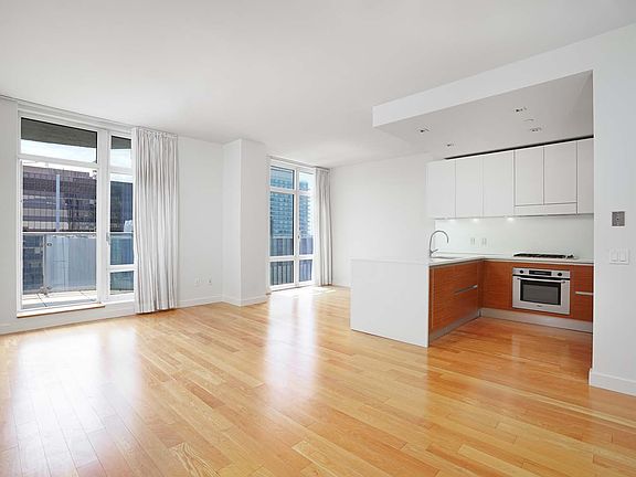 5th image of 555 W 59th St APT 24C