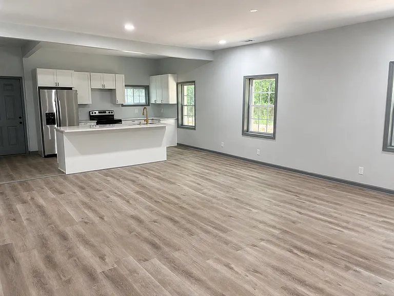542 Elm St — Photo 5