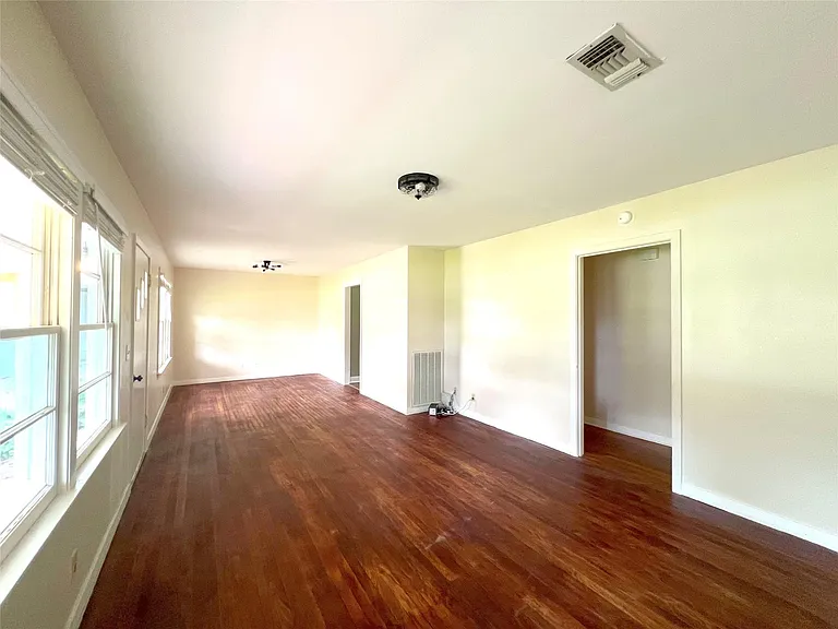 2206 Nancy Lou St — Photo 12