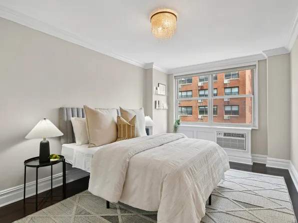 310 East 70th Street image 3 of 11