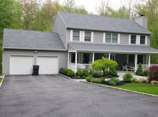 92 Kelly Rd, Carmel, NY 10512