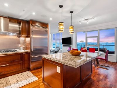 1325 Pacific Hwy UNIT 2302, San Diego, CA, 92101