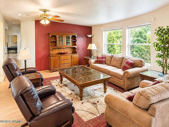 4th image of 1126 W Valley View Dr