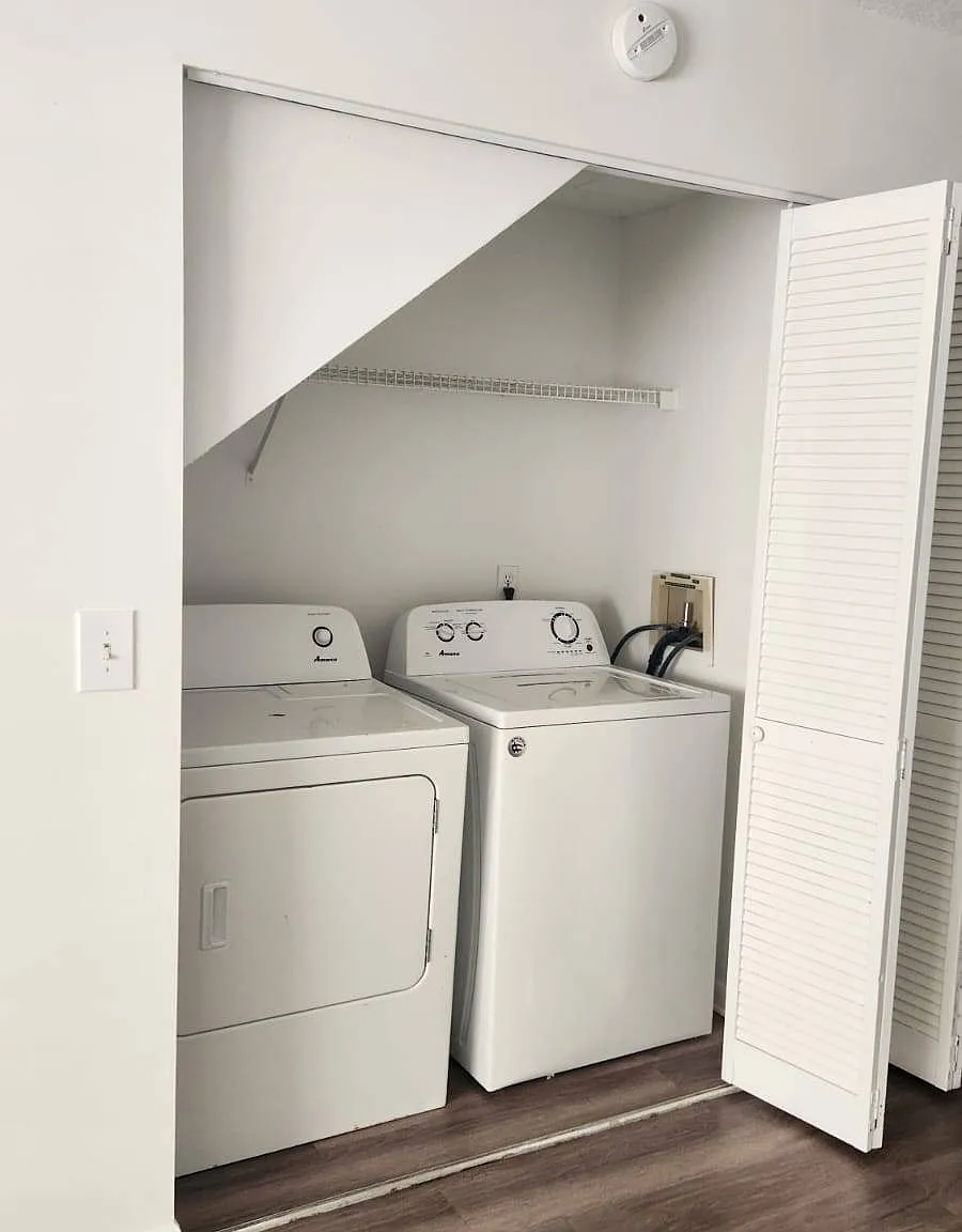 2 bed, 1.5 bath, 1000 sqft, $1,890 — Photo 2