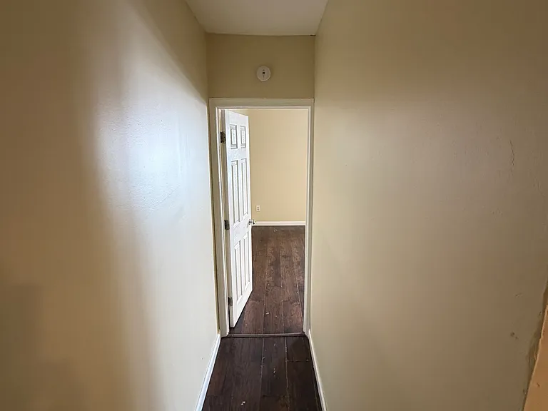 909 W Tilghman St #2 — Photo 10