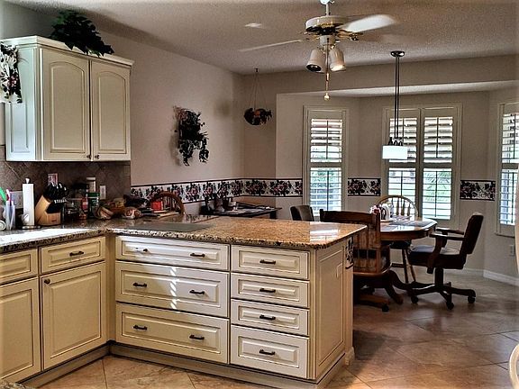 4th image of 156 Palermo Pl