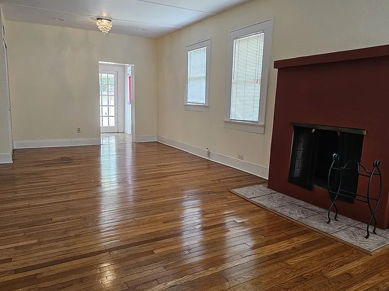 506 W Paris St — Photo 5