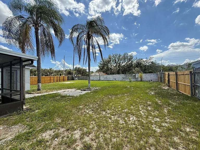 4712 Dandelion Dr — Photo 17