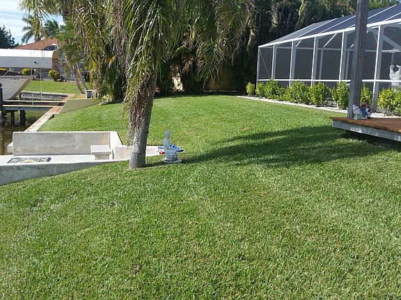 3rd image of 518 SW 52nd St