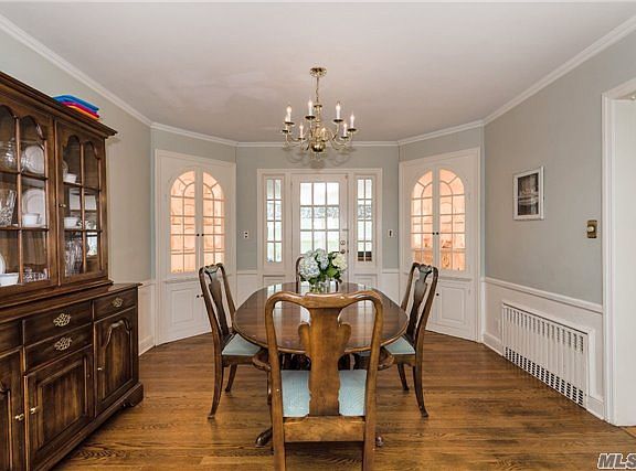 5th image of 50 Surrey Ln