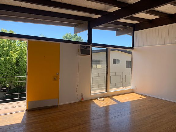2nd image of 3213 3/4 Perlita Ave