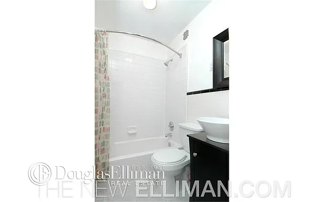 Rented by Douglas Elliman | media 38