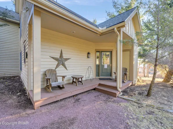 411 Hickory Dr, Tannersville, PA 18372
