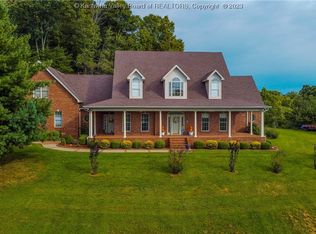 101 Haning Dr, Saint Albans, WV 25177