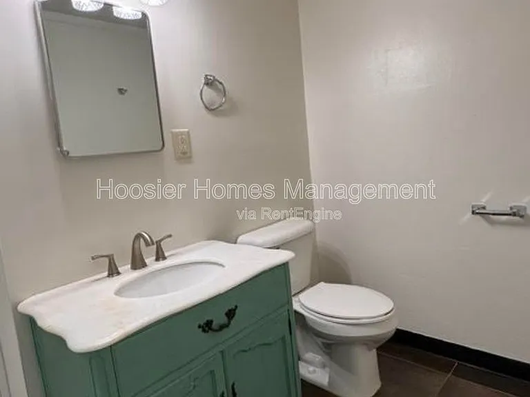 770 E 61st St #7 — Photo 18