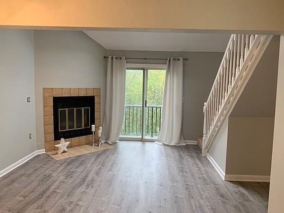 4th image of 117 Tall Oaks Dr Unit H