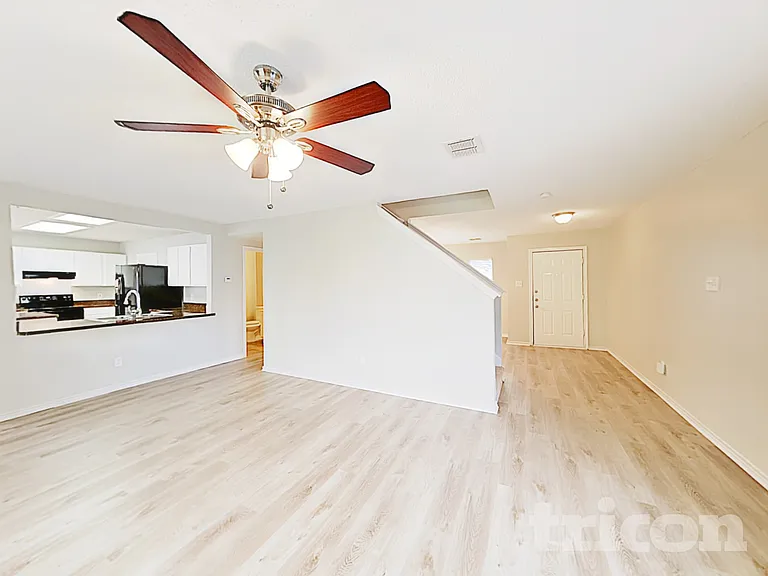 541 Gibson St — Photo 4