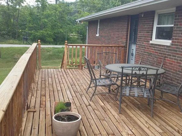 115 Charity Ln, Culloden, WV 25510