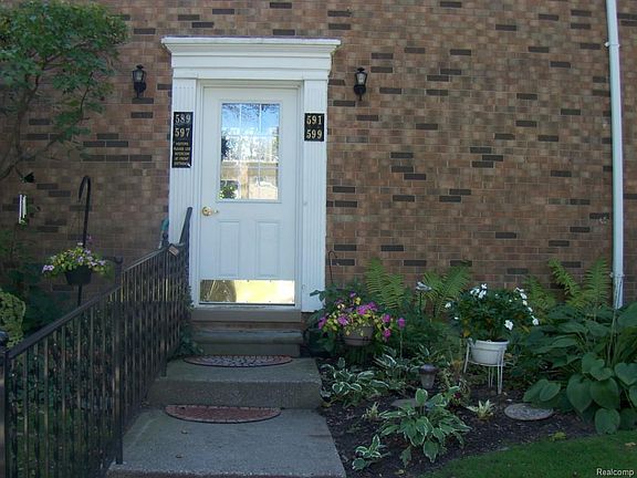 3rd image of 599 E Fox Hills Dr #1